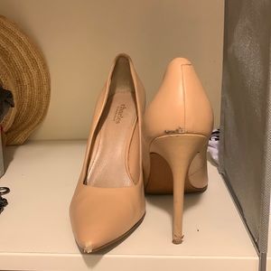 Nude Pumps